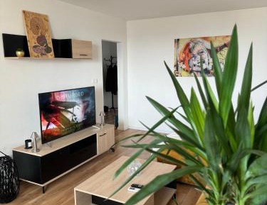 Apartment with Mountain View