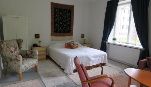 Standard Double Room with Shared Bathroom