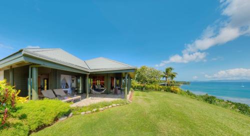 Luxury Villa with Ocean View - Ocean Front