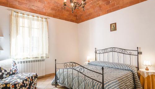 One-Bedroom Apartment with Garden