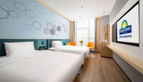 Single Room with Two Single Beds and City View - Non-Smoking