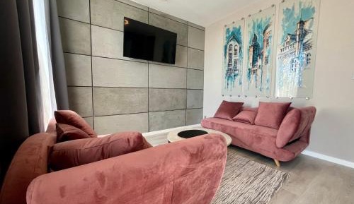 Two-Bedroom Deluxe Apartment with Balcony