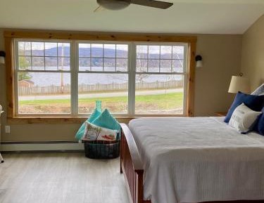 Two-Bedroom Apartment with Lake View