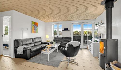 Three-Bedroom Holiday Home 