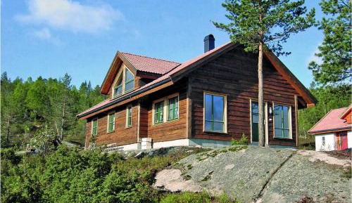 Five-Bedroom Holiday Home