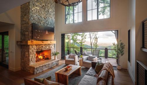 Six-Bedroom Holiday Home