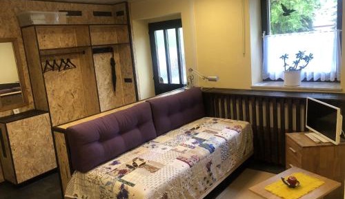 Twin Room with Private External Bathroom