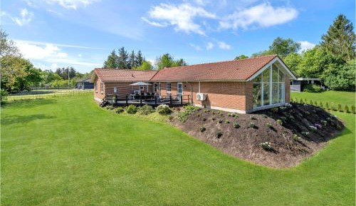 Four-Bedroom Holiday Home