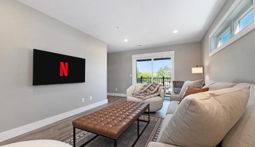Two-Bedroom Deluxe Apartment