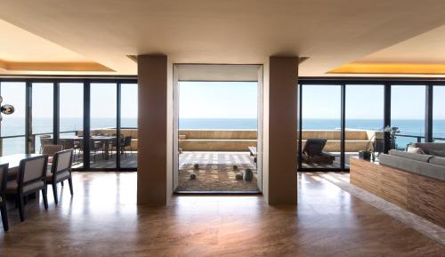 Luxury Suite