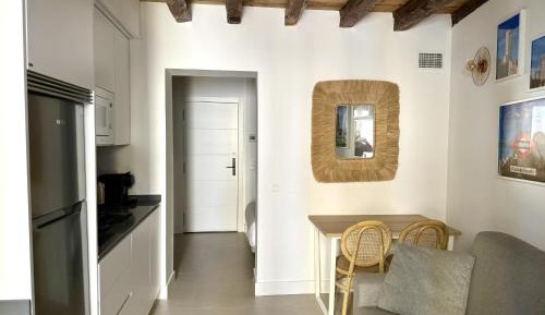 Studio Apartment 102