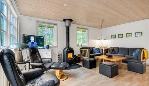 Three-Bedroom Holiday Home 