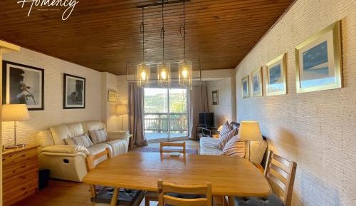 Apartment with Mountain View