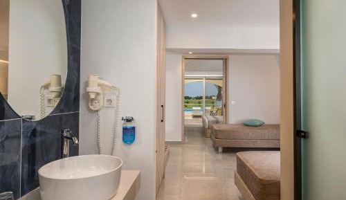 Deluxe Family Suite