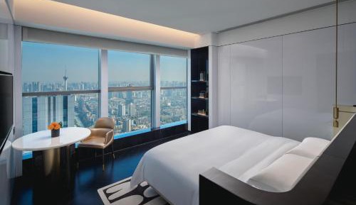 Deluxe King Room - Club Access