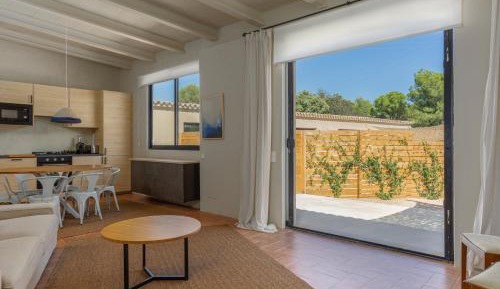 Villa with Garden View