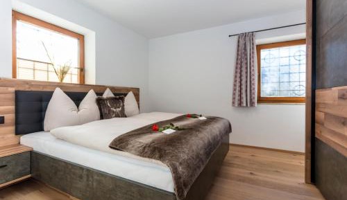 Apartment with Mountain View