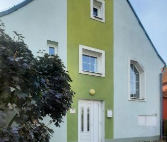 Apartment with Garden View