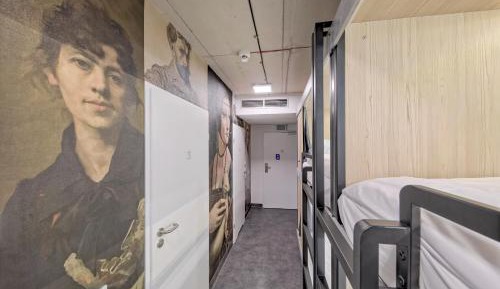 Quadruple Room with Private Bathroom