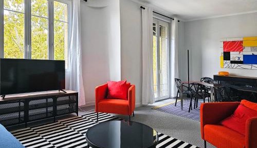 Two-Bedroom Apartment with Balcony - Valentina