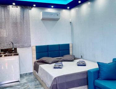 King Studio with Sofa Bed