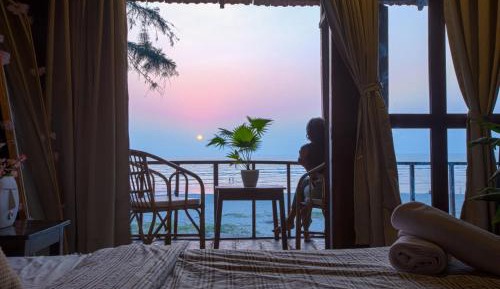 Sea view wooden cabin with balcony