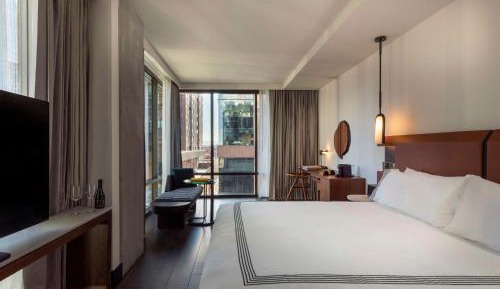 Corner King Room
