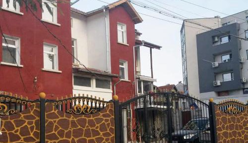 Basic Triple Room with Shared Bathroom