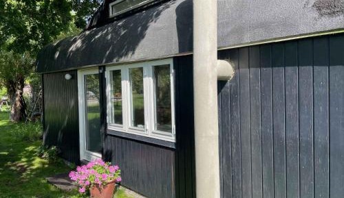 One-Bedroom Holiday Home