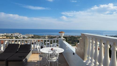 Deluxe Double or Twin Room with Sea View