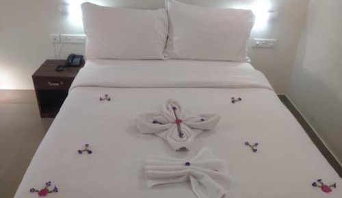 Deluxe Double Room (2 Adults + 1 Child)
