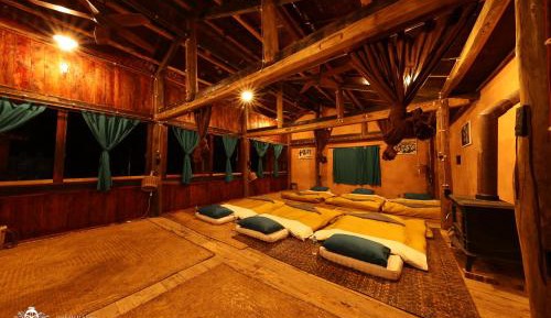 10-Bed Mixed Dormitory Room