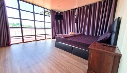 Family Suite with Balcony
