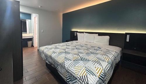 King Room - Non-Smoking