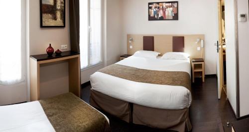  Family Room (4-5 Adults)