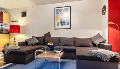 Superior One-Bedroom Apartment