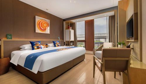 Deluxe City View Room with King Bed