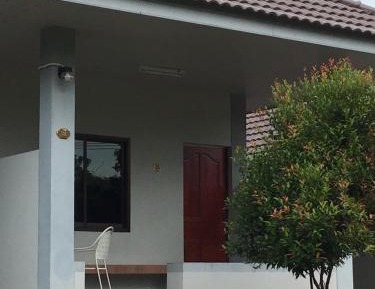 Basic Triple Room with Shared Bathroom