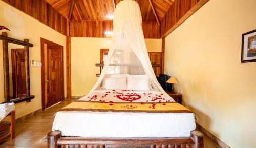 Bungalow - Water Front 