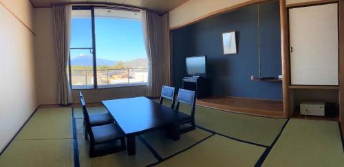 Japanese-Style Room with Mt. Fuji View