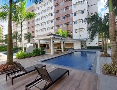 Apartment with Pool View 