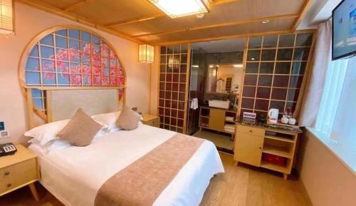 Comfort Queen Room 