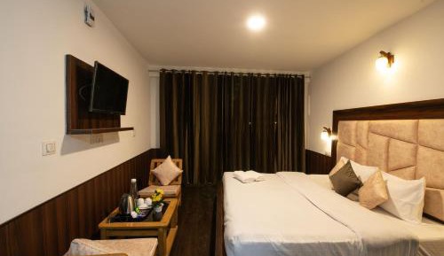 Deluxe Family Room