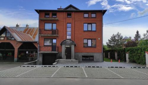 Basic Triple Room with Shared Bathroom