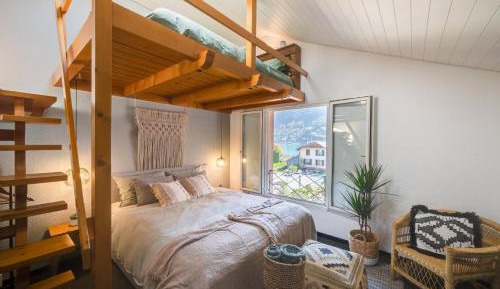 Apartment with Lake View