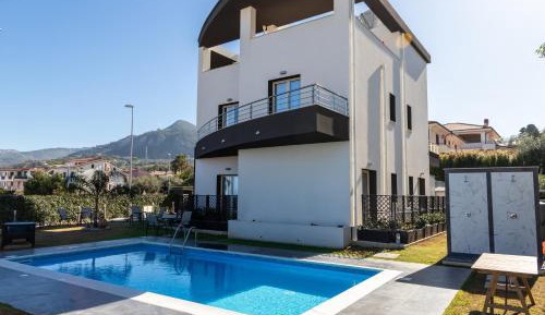 Apartment with Patio - Ground Floor