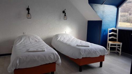 Twin Room with Shower