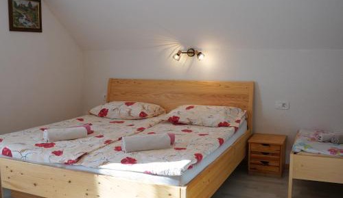 Two-Bedroom Apartment with Balcony and Mountain View