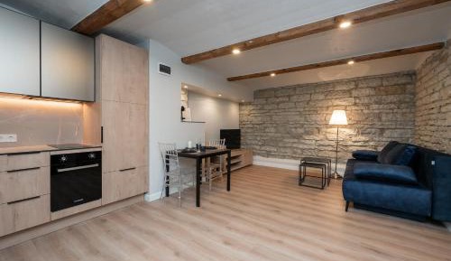 Deluxe King Studio