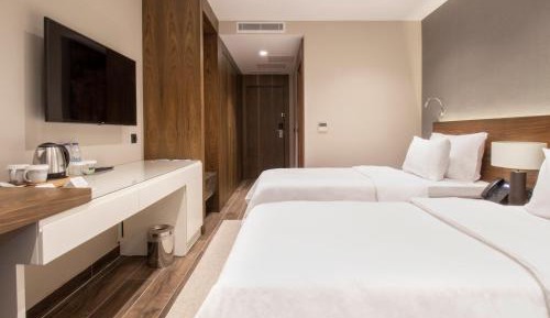 Trendy Room with 2 Single Bed